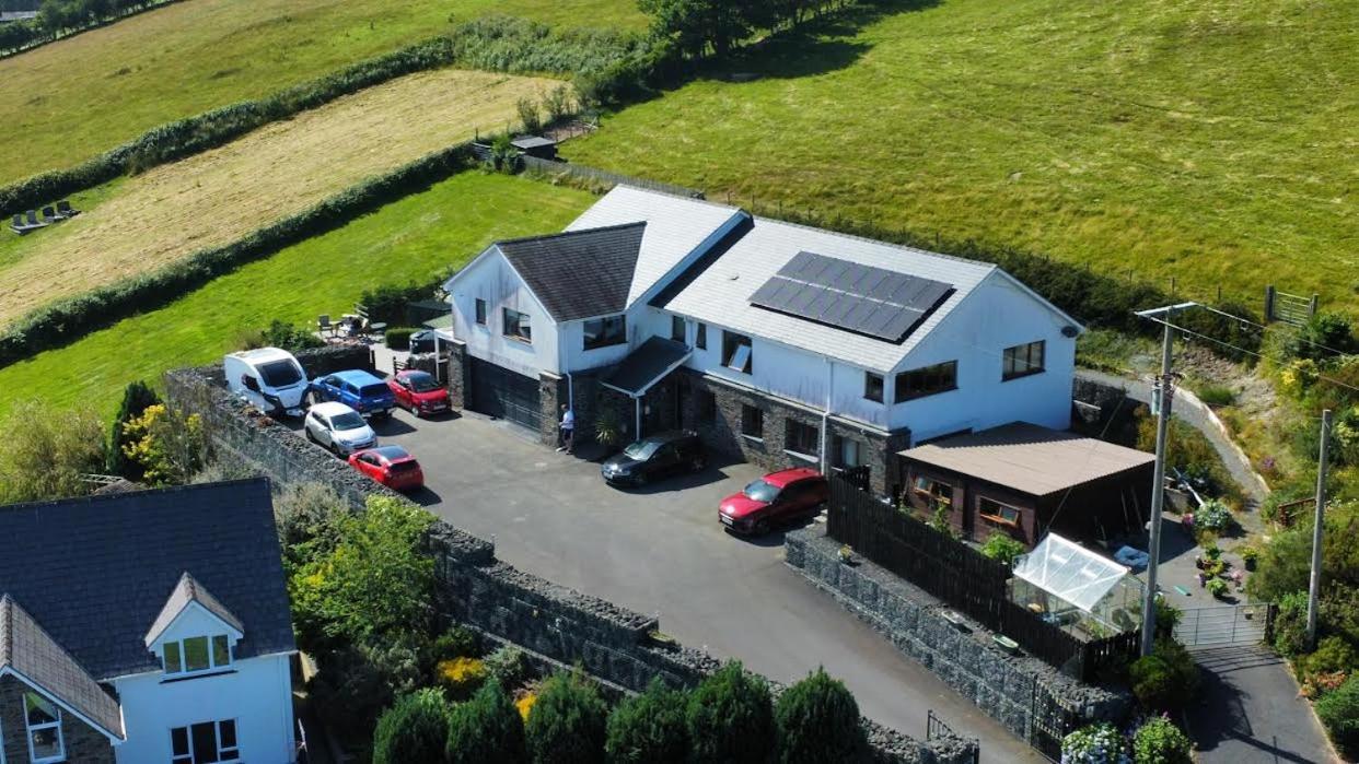 Y Grange Bed & Breakfast Llanfihangel-y-Creuddyn Eksteriør bilde