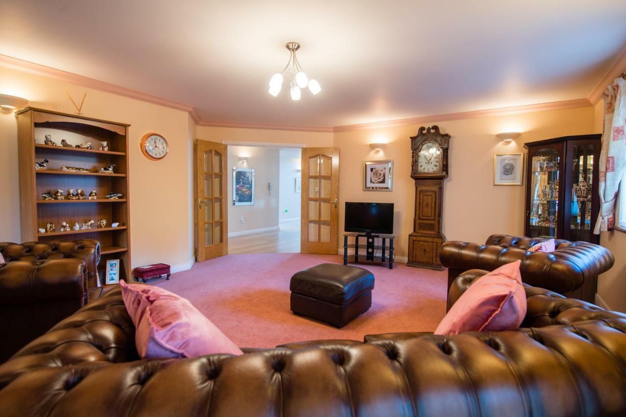 Y Grange Bed & Breakfast Llanfihangel-y-Creuddyn Eksteriør bilde