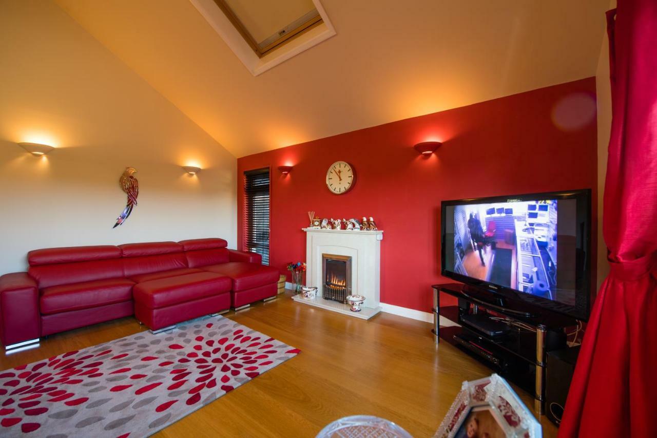 Y Grange Bed & Breakfast Llanfihangel-y-Creuddyn Eksteriør bilde