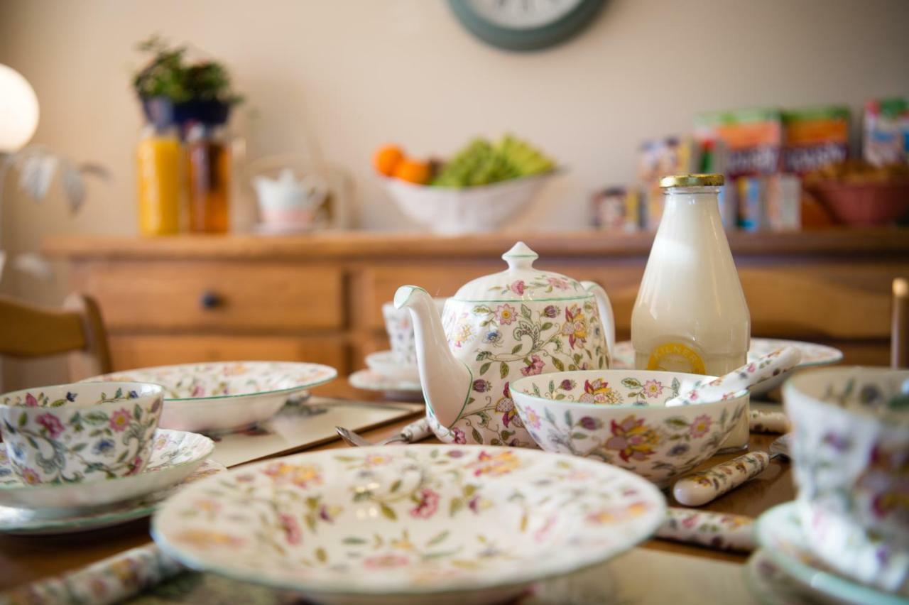 Y Grange Bed & Breakfast Llanfihangel-y-Creuddyn Eksteriør bilde