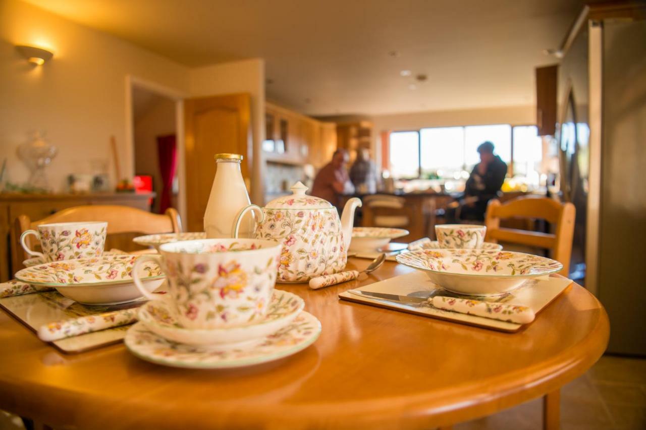 Y Grange Bed & Breakfast Llanfihangel-y-Creuddyn Eksteriør bilde